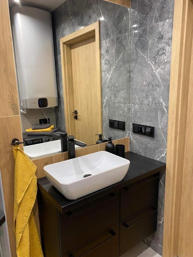 St. Cross Apartment 克拉科夫 外观 照片