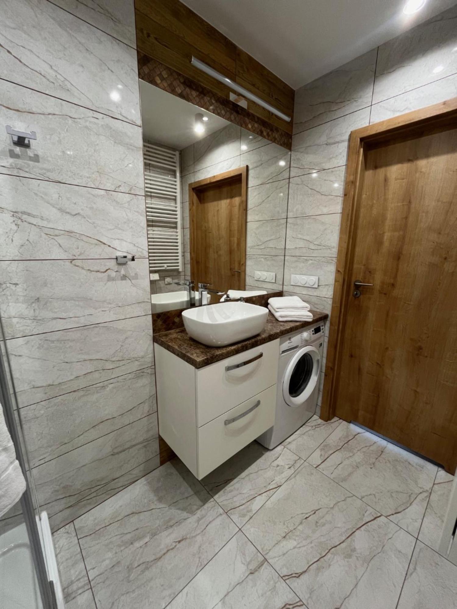St. Cross Apartment 克拉科夫 外观 照片